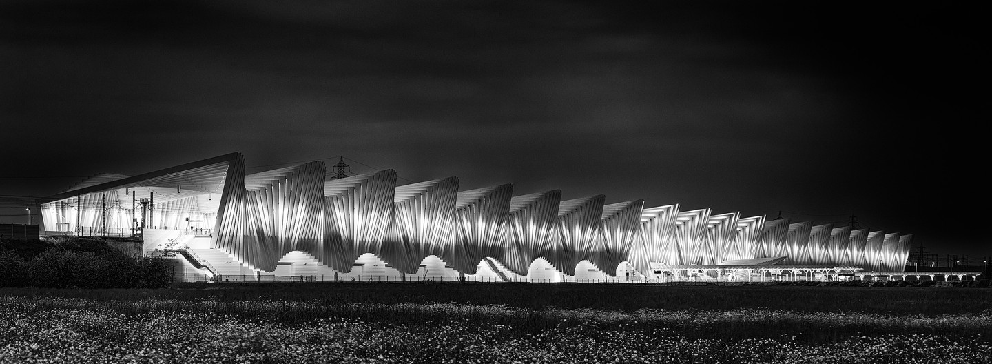 Black-and-white urban architecture and its surroundings.